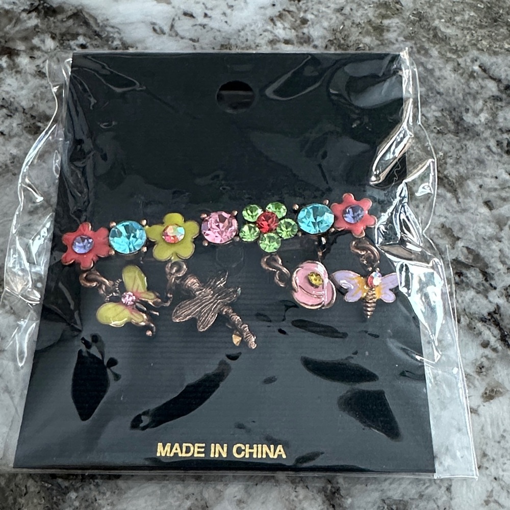 Floral Charm Brooch with Multicolor Crystals